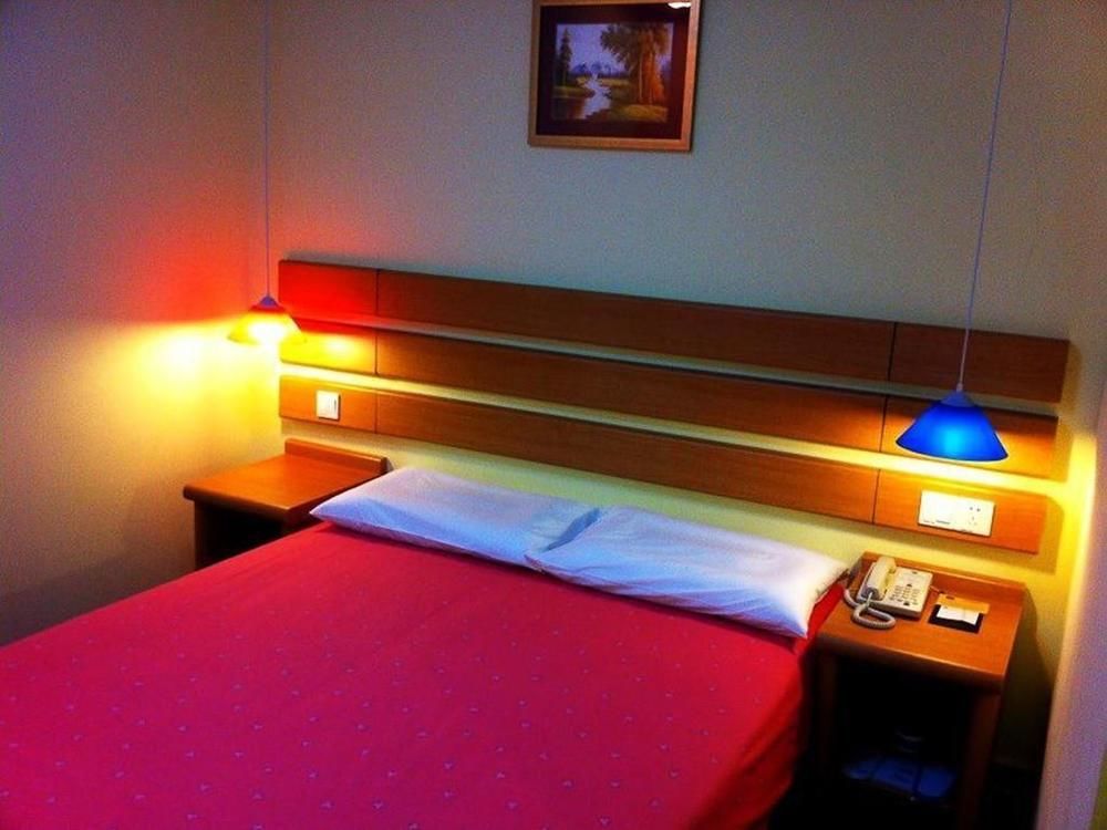 Home Inn Hotel Guiyang Fushui Middle Road Exterior foto
