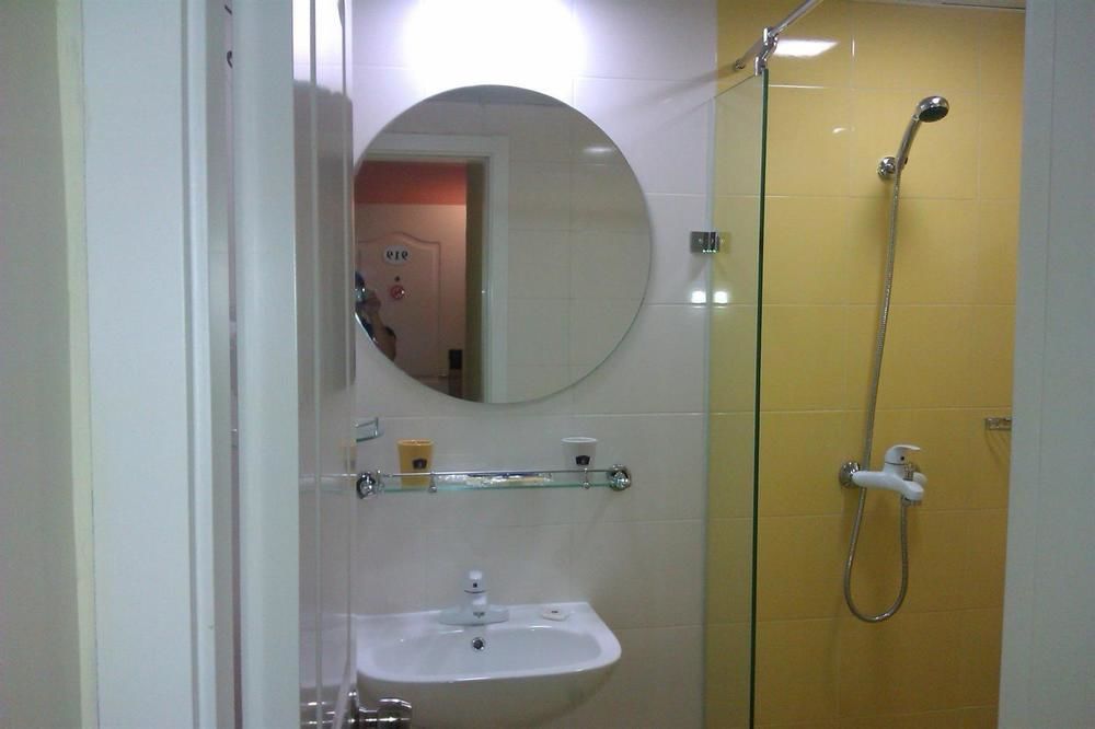 Home Inn Hotel Guiyang Fushui Middle Road Exterior foto
